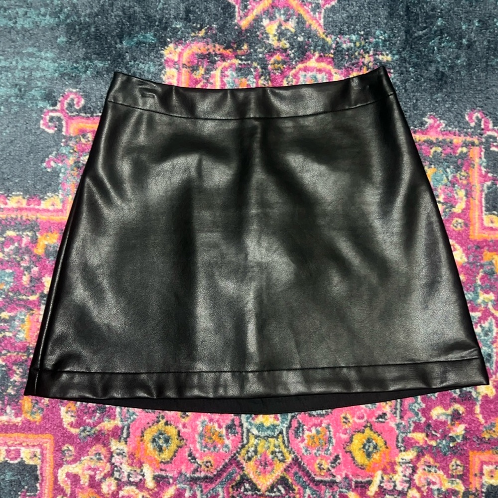 Gap skirt